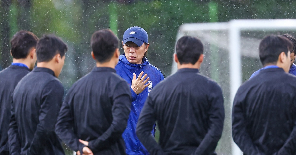 홍명보 “지금 문제 안나오면 월드컵 때 생겨”