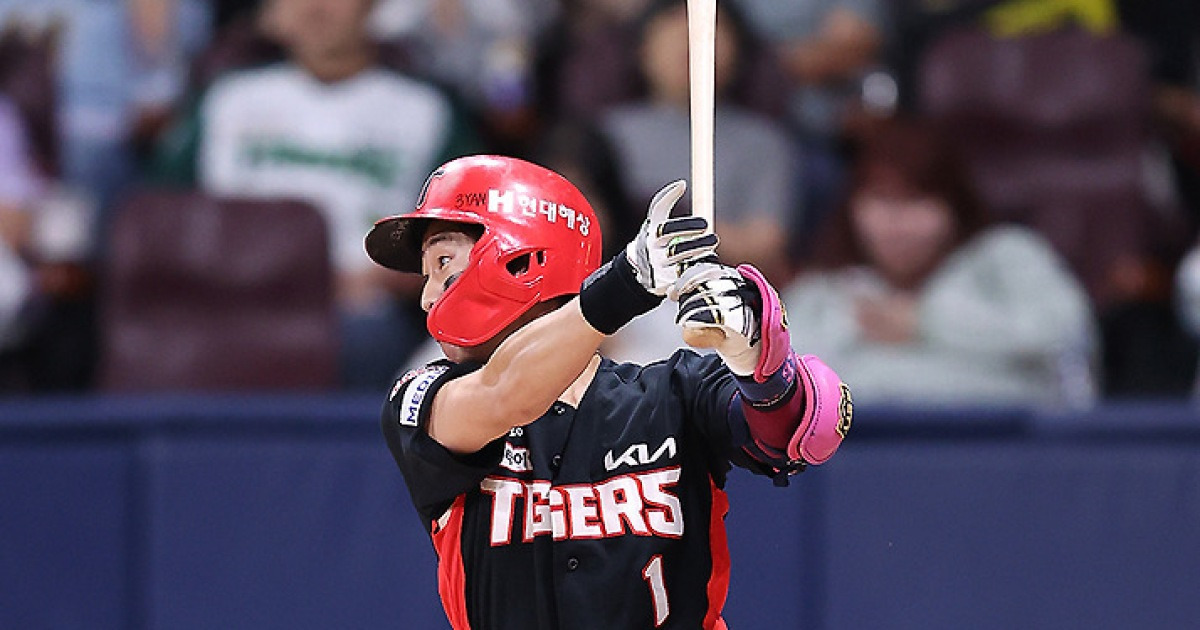 ‘9위’ 두산에 박찬호 뺏긴 이범호-김태형, 외국인으로 메운다? 우승 감독들 머리 터진다