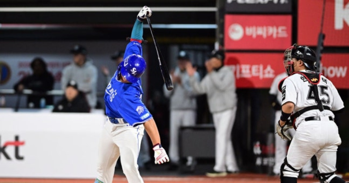 '10타수 무안타' 타격 부진에 방망이 쾅! 사령탑은 "김영웅 보기 좋았다" 되려 칭찬 '대체 왜' [수