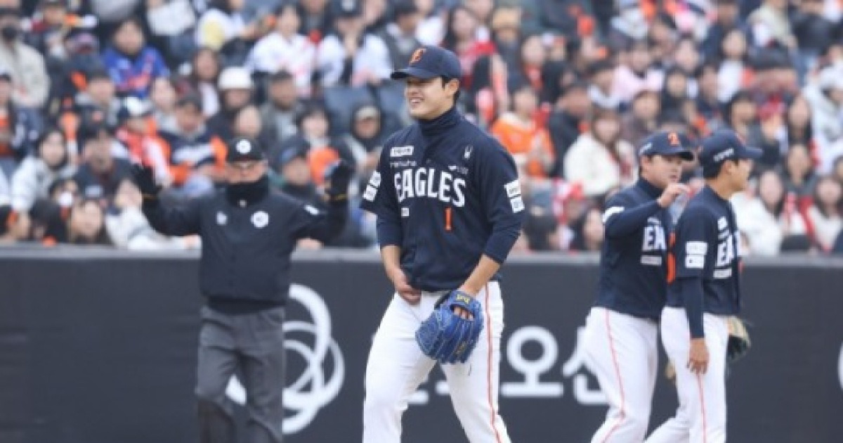 '꾀병 논란·WBC 낙마' 문동주, 156km로 모든 걸 답했다…한화 에이스의 귀환