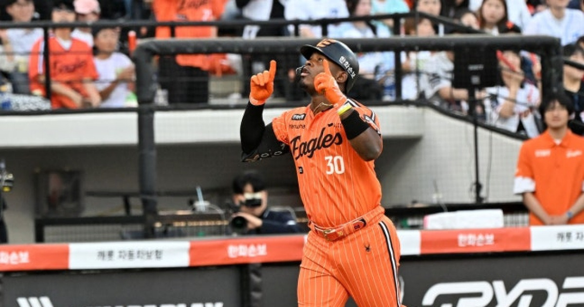 한화 '초호화 중심타선' 불 뿜었다! 페라자 투런→문현빈·노시환 연속 안타→강백호 2타점 2루타