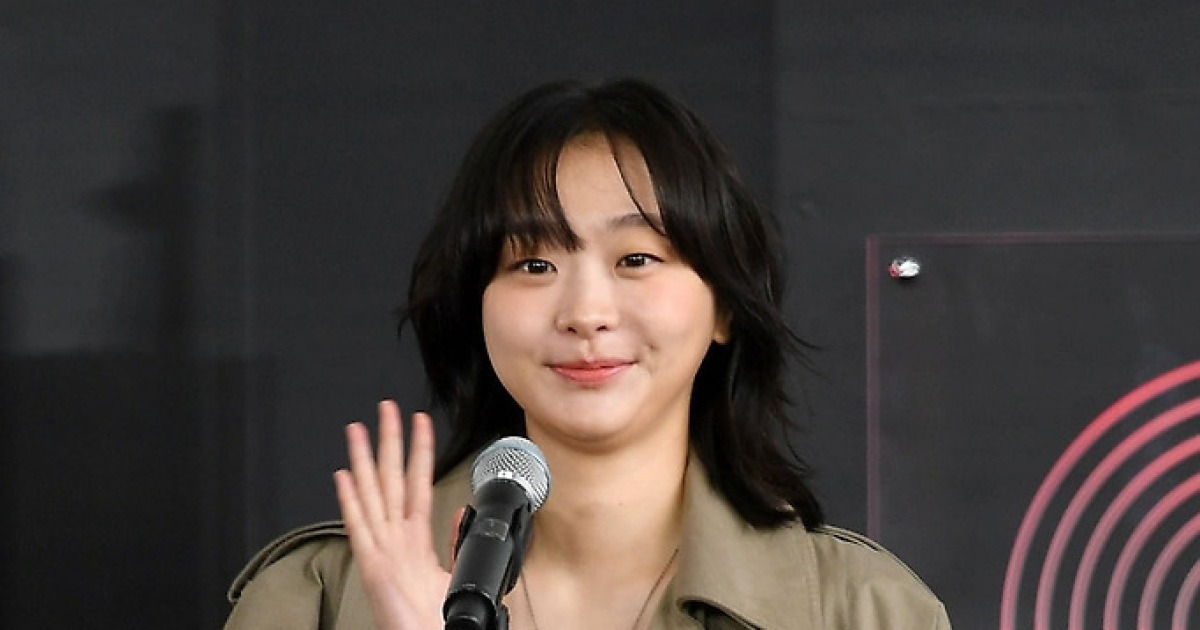 [종합] 김다미, 6개월 내내 축축하게 젖어 있었다…"나중엔 익숙"('대홍수') [BIFF]