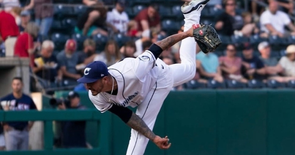 ‘우승 승부수’ 롯데, 데이비슨 방출하고 ‘MLB 38승’ 빈스 벨라스케즈 영입