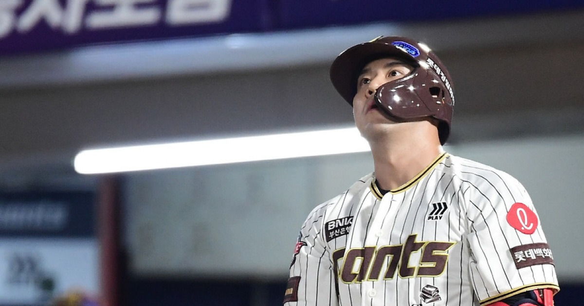 역전+결승 만루포 치고도 웃지 못한 김민성 "실수한 걸 잊어선 안돼…무겁게 받아들이길" [인터