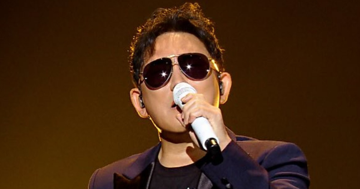 이승철, 딸 결혼식서 축가 ‘5곡’ 열창···김성주·이무진 등 인맥 총출동