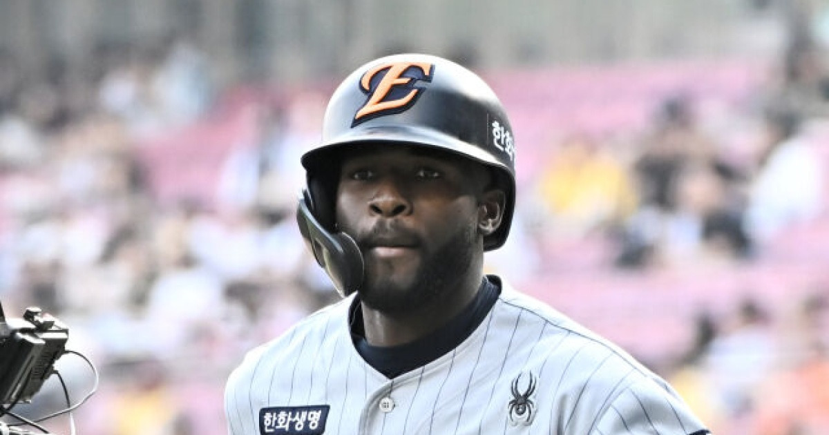 “빨리 복귀”로 플로리얼의 진심을 확인했다…한화 26년만의 KS 우승 위해 달리고 싶다, 김경문 