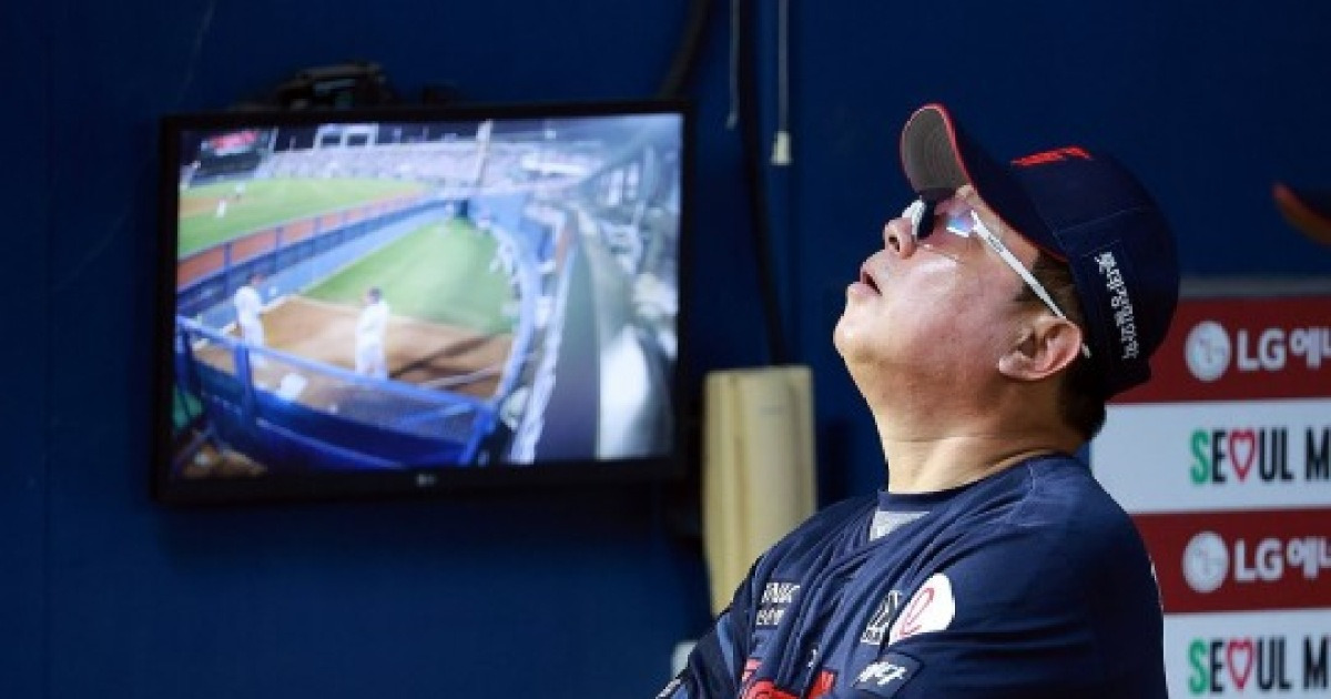 '김태형 데려오면 기적 난다?'...롯데 팬들, 환상에서 벗어나 현실을 봐야, 두산 시절과 모든 게 