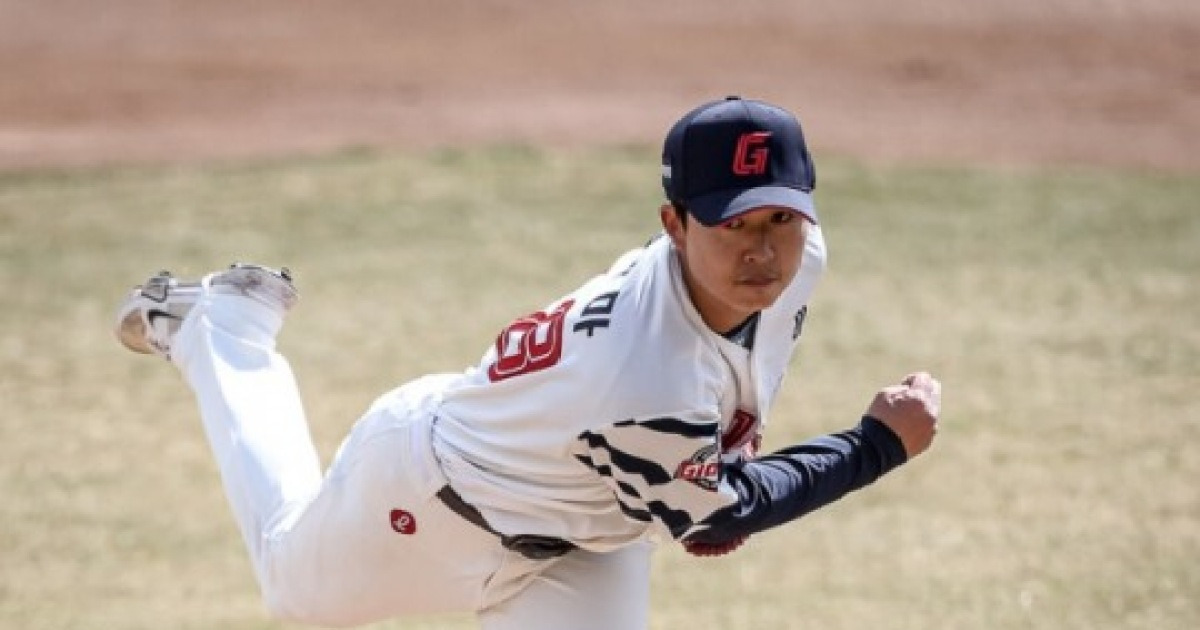 롯데 외인 트리오, 시범경기 나란히 150㎞대 속구 과시…선발진 구성 윤곽 잡힌다