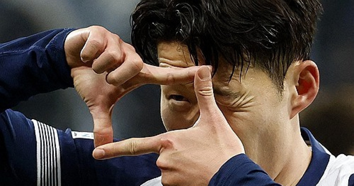 손흥민 '연봉 290억' 포기? "프랑크 감독, SON 잔류 원한다"…"쏘니는 좋은 사람, 토트넘에 있어 기