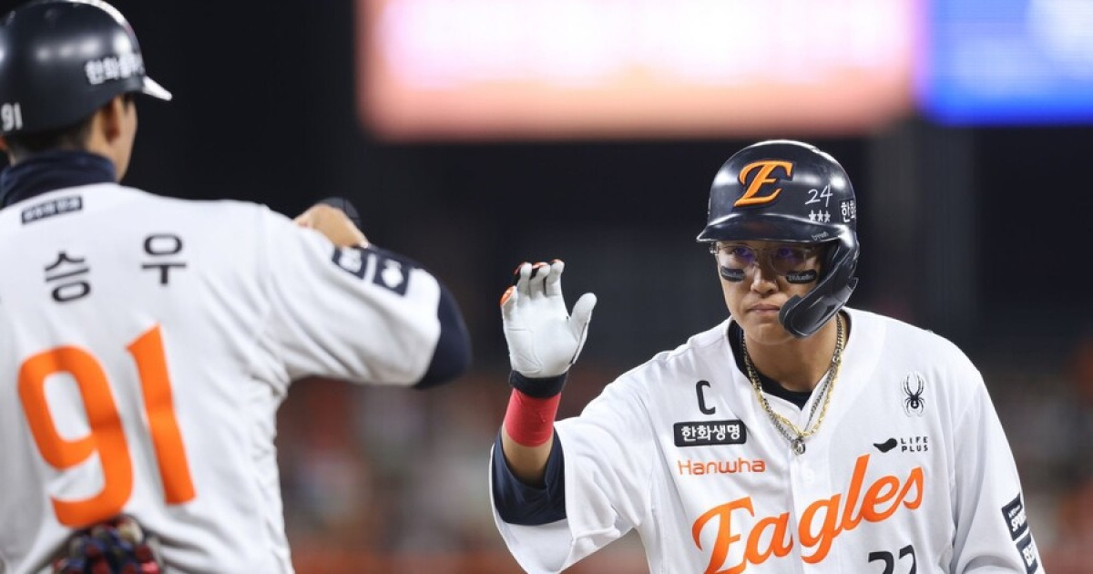 도대체 왜? 한화 비디오판독 신청 패스 미스터리…선수 시그널에도 벤치는 요지부동, 그렇게 영