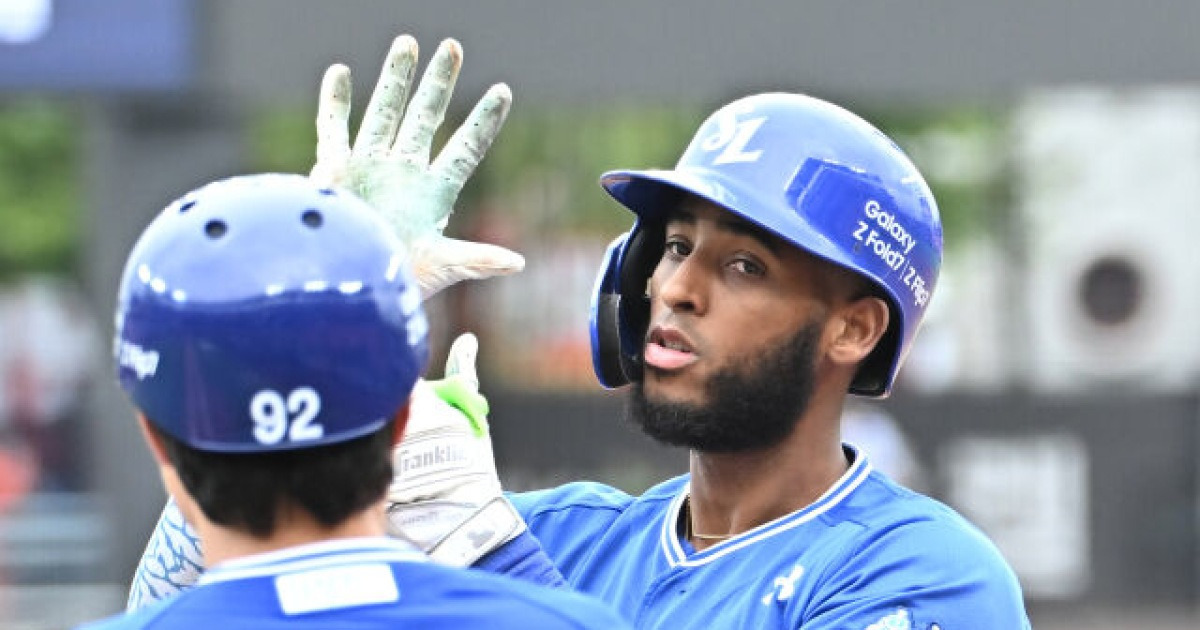 '이럴 수가' 볼넷→안타→안타→2루타→안타→안타, 폰세 이어 와이스마저 이러다니…삼성이 뒤