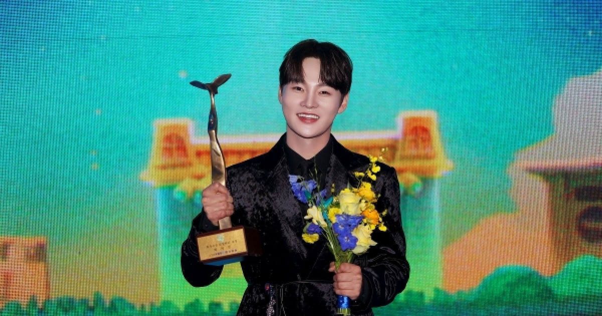 박서진, '살림남' 홍보 왕자 소망 현실로…최우수상 품었다