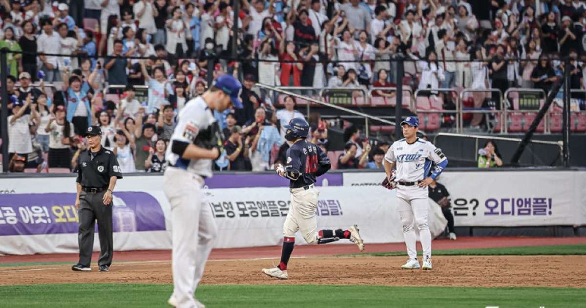 롯데, 하필 이럴 때 그토록 약헀던 벤자민을 만나다니...'깜짝포' 손성빈 키플레이어 [IS 포커스]
