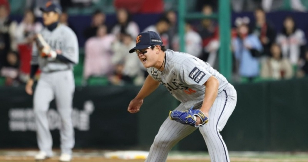 'ERA 10.35' 최악의 불펜→한화 '김-박-정-김' 체제로 1위팀 울렸다... 뒷문 불안 털었다