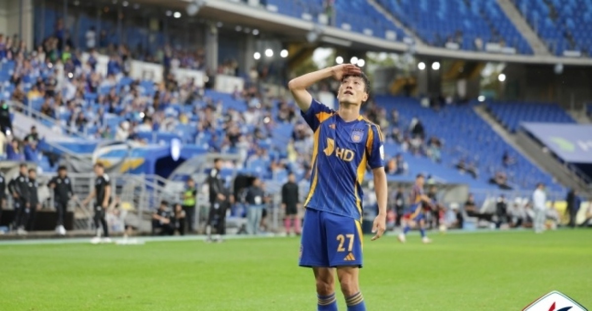 신태용 향한 이청용의 ‘골프 세리머니’ 논란…고개 저은 ‘레전드’ 황선홍 “부끄럽다, 축구