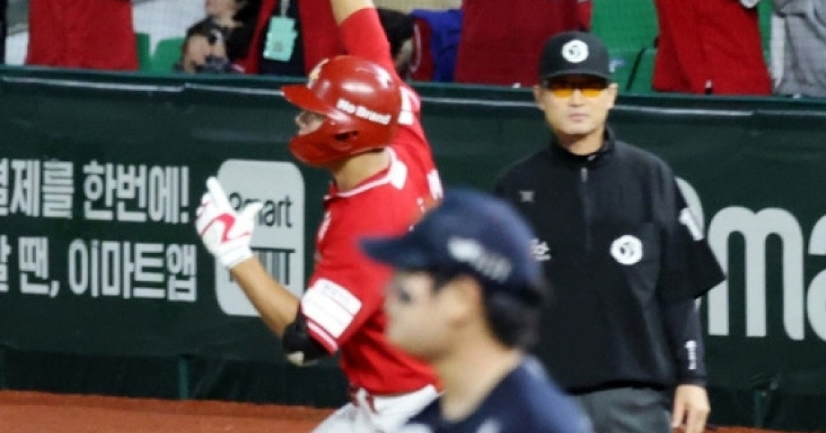 '기적의 한화인줄 알았는데' 1아웃 남기고 김서현이 무너졌다, 투런포 2방에 와르르 '2위 확정' [