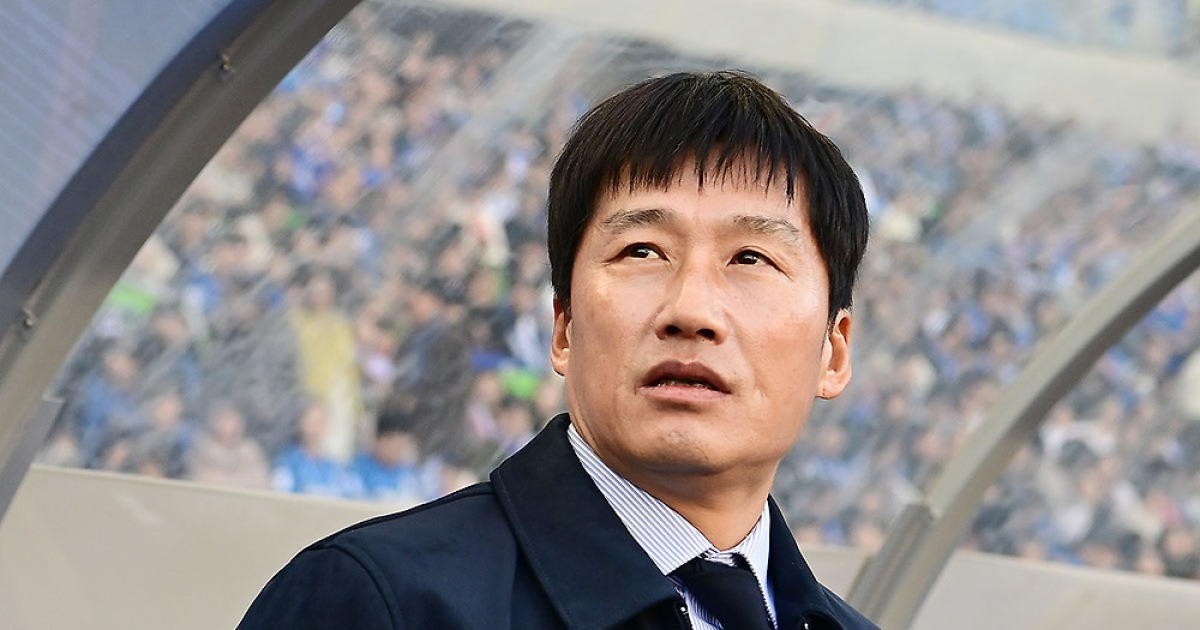 "한·일 축구 격차 커" 이정효 감독 소신 발언…日 화답+쓴소리 "한국 옆만 쳐다보네, 일본 아닌 