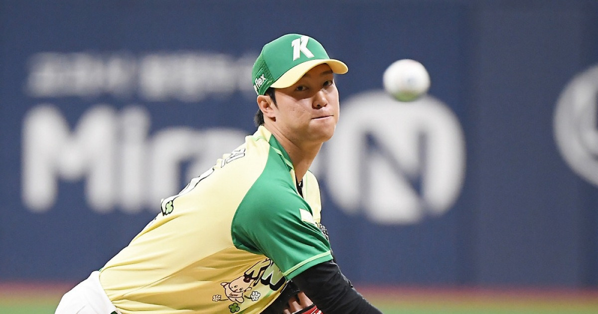 157㎞→159㎞→160㎞!! 안우진, 왕의 귀환 → 노진혁 볼넷, 한동희 안타! [고척현장]