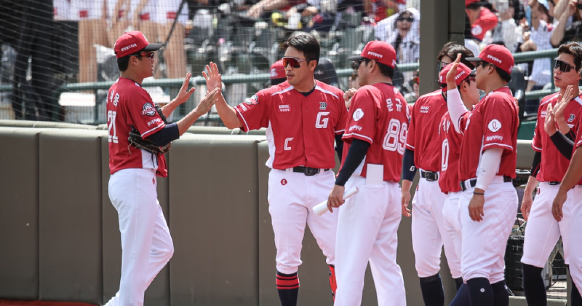 2023년 이후 처음...'개막 4G 연속 무승' 박세웅, 야속한 롯데 타선 [IS 냉탕]