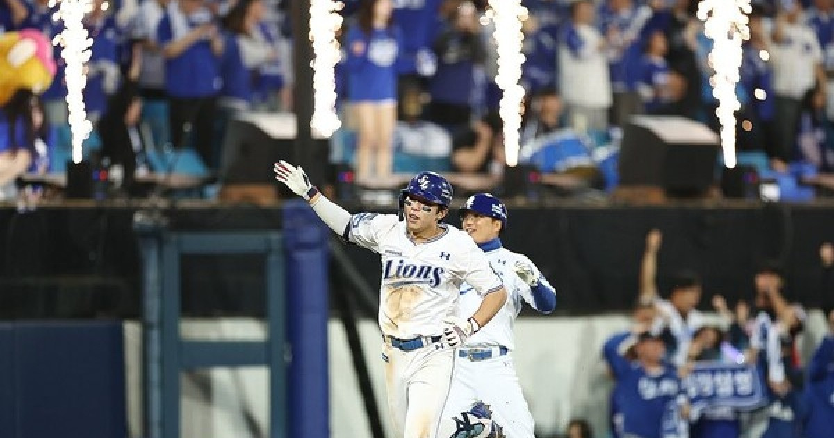 '진정한 영웅의 탄생' 삼성 김영웅, 연타석 스리런 홈런 폭발[PO4]