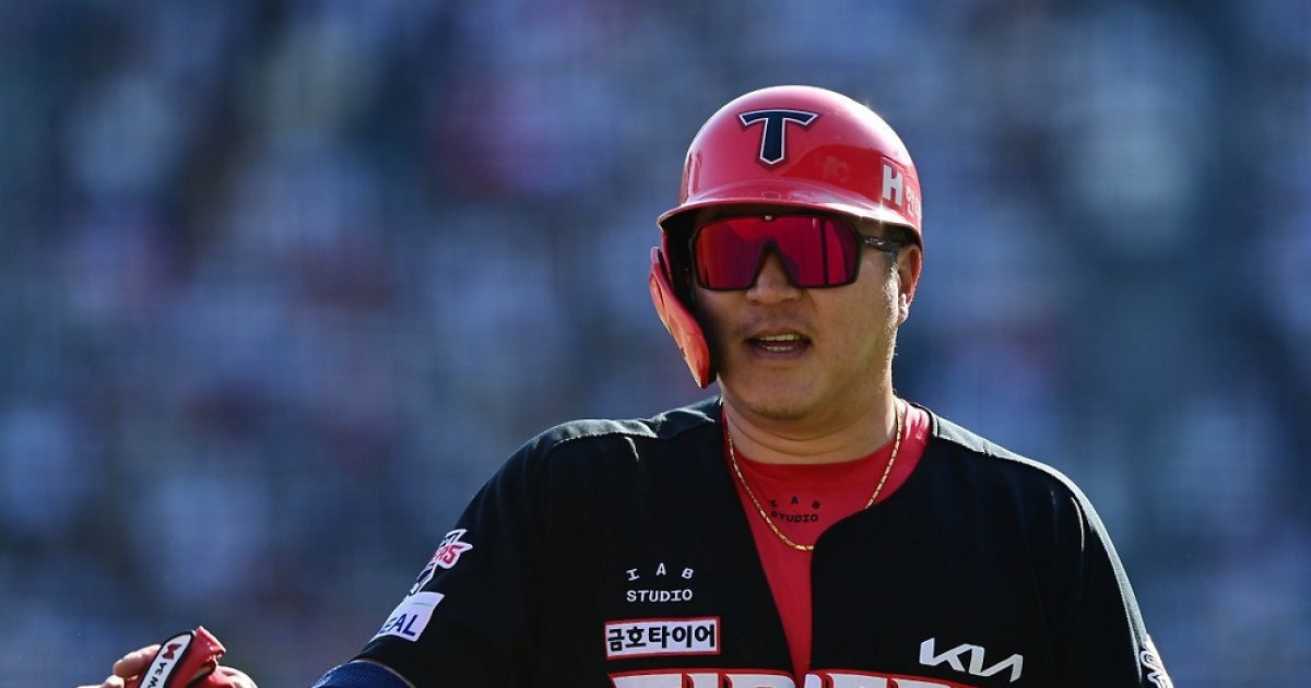 “다행히 큰 부상은 아니다” KIA 최형우, 햄스트링 부종 진단으로 전반기 마감