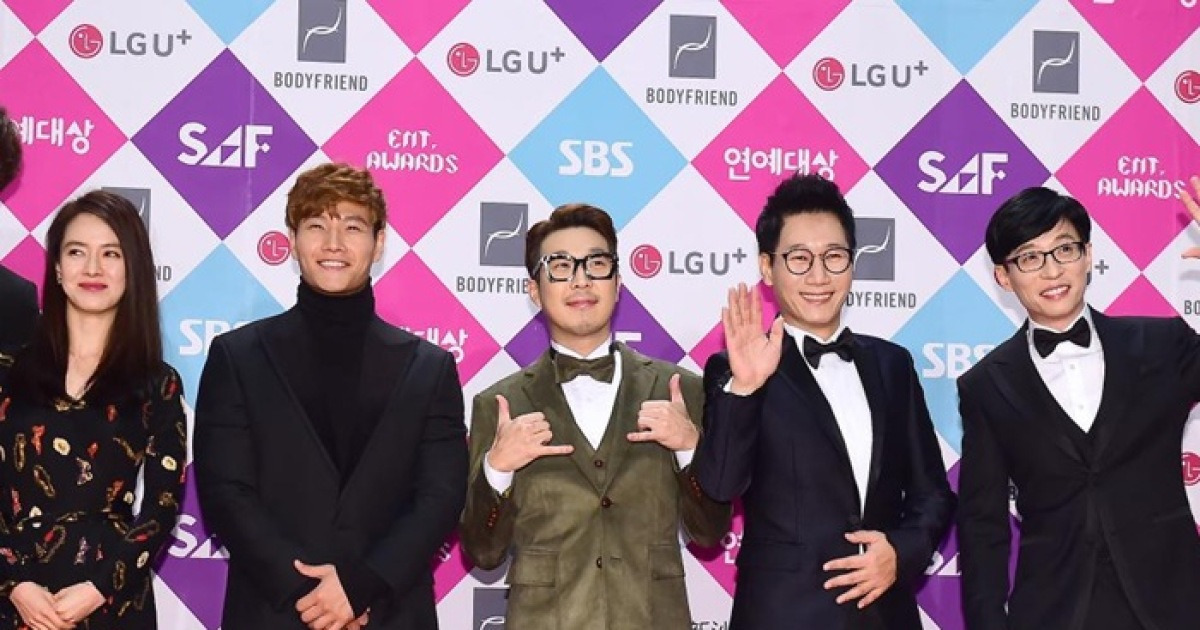 김종국 ♥결혼 발표, 예식장 간 '런닝맨'…유재석 사회·송지효 눈물에 '활활' [엑's 이슈]