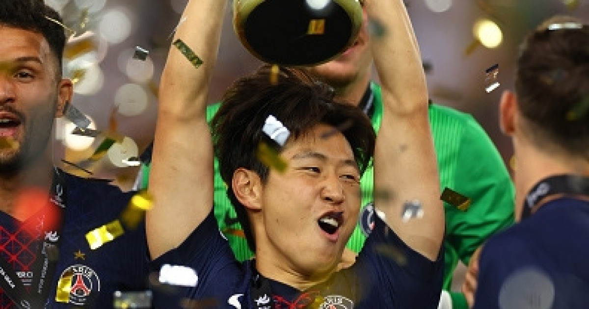 大반전! SON 떠난 토트넘에 LEE 합류 시나리오... "몸값 811억. 논의 이미 시작됐다"