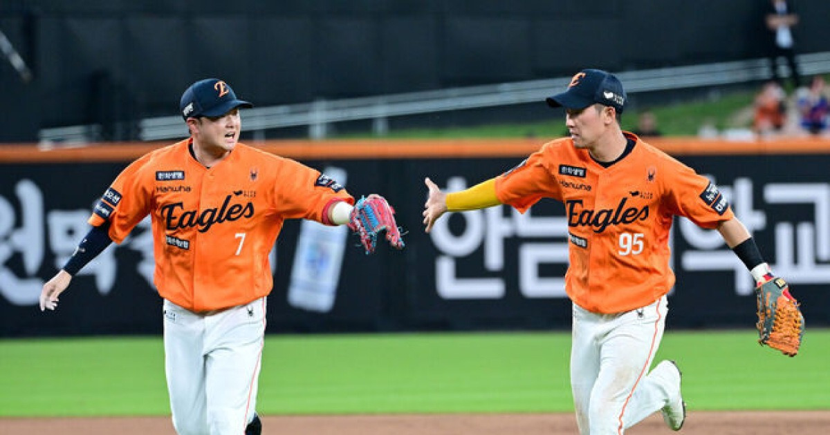 LG 우승 축포 저지할까, 한화 황영묵-이도윤 키스톤 가동…필승조 박상원 1군 등록