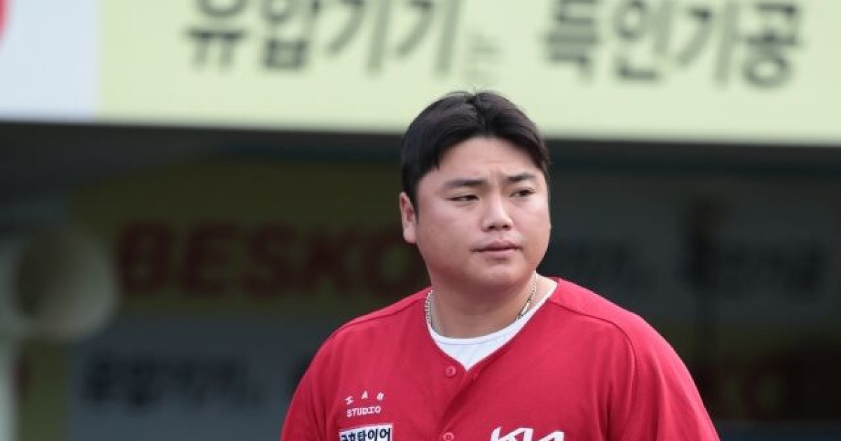 KIA 한준수 충격과 한숨의 금요일 밤…4연승도 4위도 눈앞에서 날린 치명적 악송구 ‘야구가 잔인