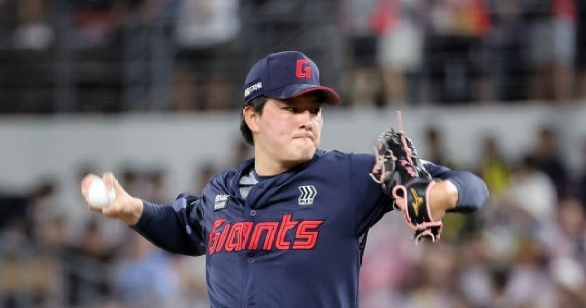 '마무리 보직 박탈' 김원중, 이제는 1군 엔트리 제외가 답?...롯데, 특단 조치 필요