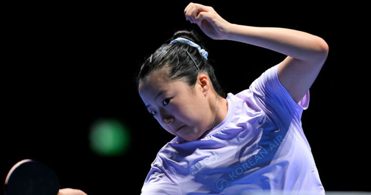 신유빈, 한국 여자탁구 최초 월드컵 4강 진출…중국 천싱퉁 격파