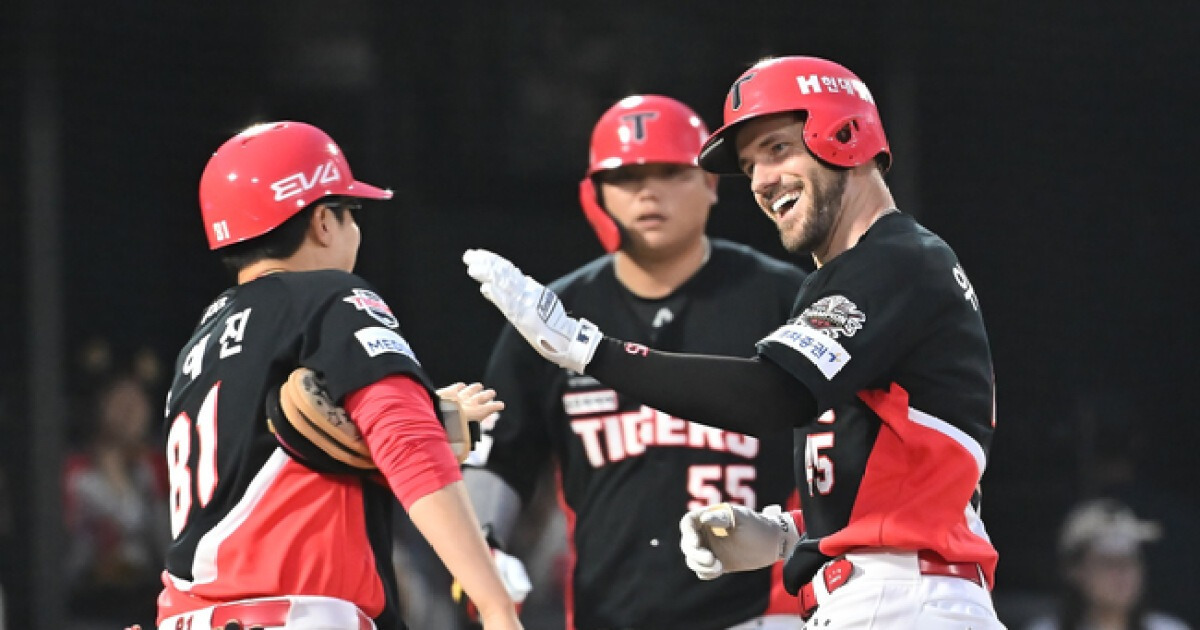 "칠 수 있는 공도 못치고 있다" 이범호 감독의 긴급진단, 후반기 AVG .145 위즈덤 슬럼프는 왜 오래