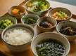 "숙박 5만 원..