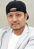 <p>오성윤</p><p>감독</p>