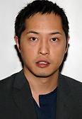 <p>켄 렁</p><p>주연</p>