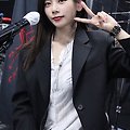 'Happy birthday to ou' 글에 포함된 이미지