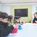 유치부 어린이들 복주머니 만들기 그리..