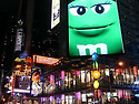 타임스퀘어에 있는 M&M ..