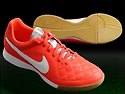 NIKE 티엠포 지노 가죽 IC 총수 크림슨..