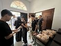 k-pop 경연대회 1차 예선전을 치루며 .