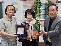 10월 정모및 손영미 시인 등단기념패 ..