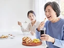 “많이 늙었네”...이런 소리 안 들으려면 줄여야 할 음식은?