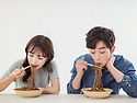 식사는 20분에 걸쳐 천천히