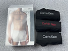 남성 Calvin K..