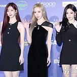 에스파 4관왕…&#39;슈퍼노바&#39;로 &#39;올해의 노래상&#39;까지 쾌척 [2024 마마] 이미지