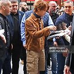 오늘자 게티이미지가 찍은 NCT 마크 (폴로 런던 플래그 매장)jpg 이미지