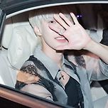 오늘자 돌체앤가바나 패션위크 도영jpg. 이미지