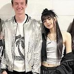 블랙핑크 리사, LVMH 며느리 되나… 남친 부모 만나 함박웃음 이미지