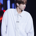 볼수록 정말 트렌디하게 잘생긴듯한 투어스 신유 이미지