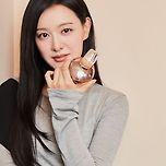 어제자 배우 김지원 인스타 업뎃 (feat 불가리 옴니아 크리스탈린 향수) 이미지